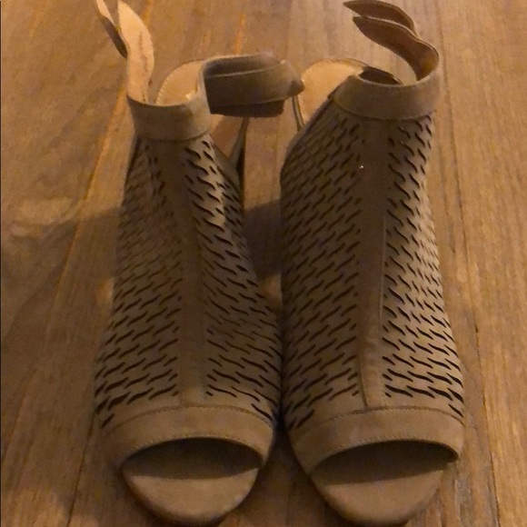 Shoes - Picture 2 of 3